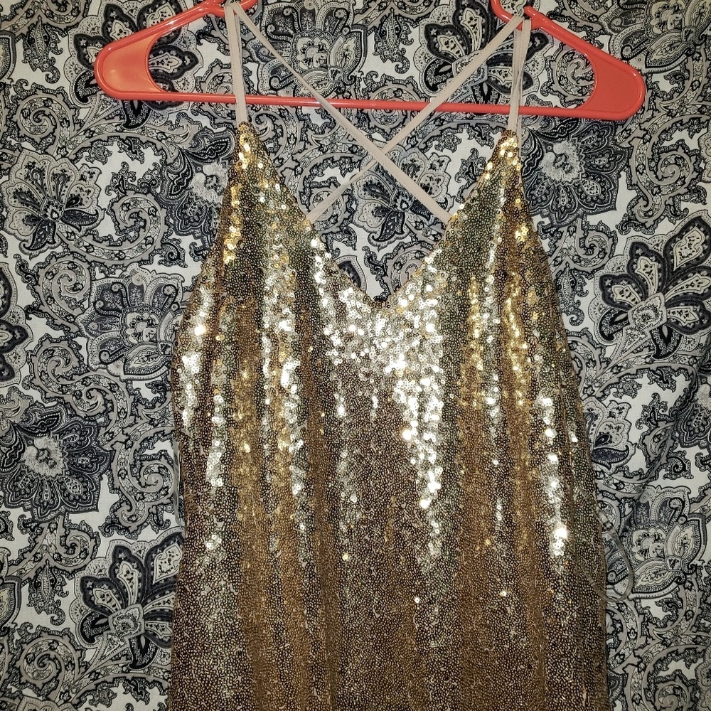 NWT CHARLOTTE RUSSE SEQUIN TOP
